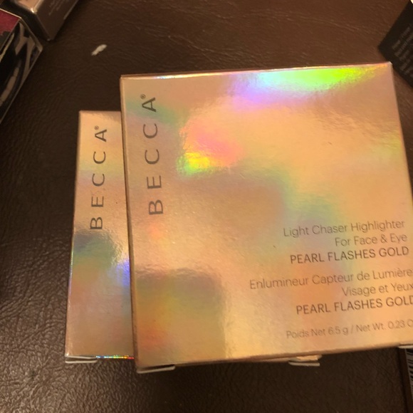 BECCA HIGHLIGHTER - Picture 3 of 3
